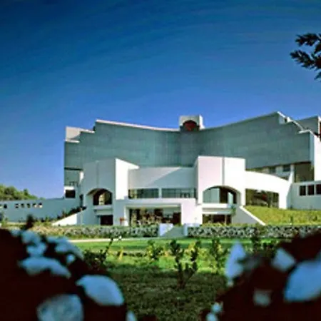 Mak Albania 티라나