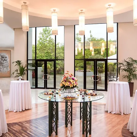 ホテル Mak Albania ティラナ