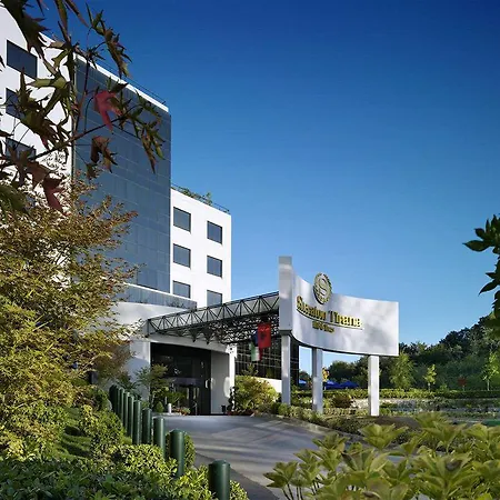 Otel Mak Albania